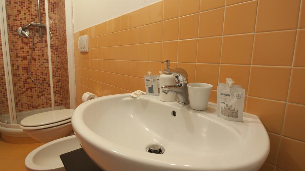 Italianway-Forcella Appartement Milaan Buitenkant foto